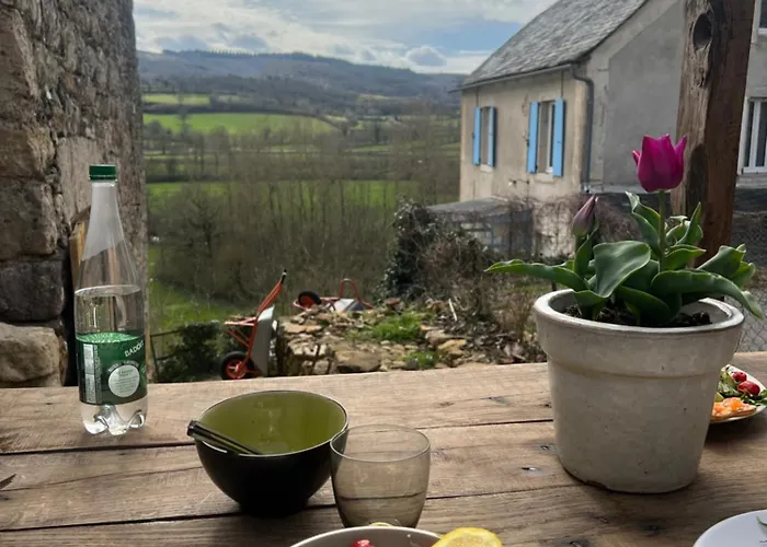 Semesterbostad La Grange Montrozier